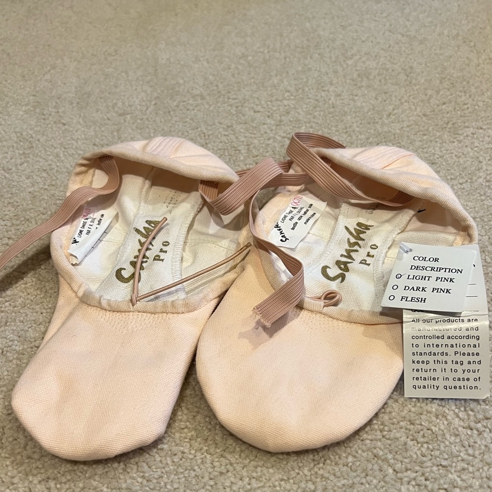 Sansha Adult "#1 Pro" Canvas Split-Sole Ballet Shoes - Never Worn